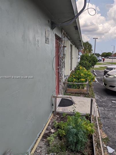 7801 SW 10th St in North Lauderdale, FL - Building Photo - Building Photo