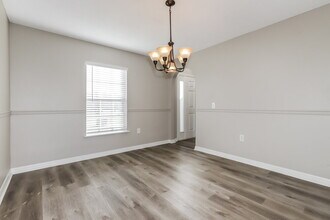 8240 Settles Crk Lp in Lakeland, FL - Foto de edificio - Building Photo