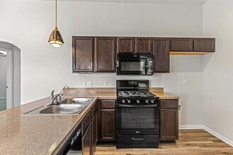 105 Rock Bluff Ln in San Marcos, TX - Building Photo - Building Photo
