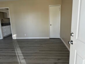 1000 Meredith Dr in Bakersfield, CA - Building Photo - Building Photo