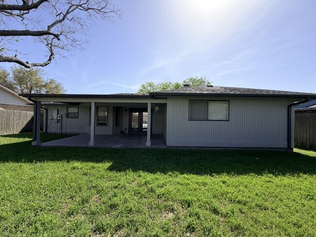 7326 New Brunswick Dr in Corpus Christi, TX - Building Photo - Building Photo