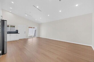 19104 Blackhawk St in Los Angeles, CA - Building Photo - Building Photo