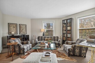 1099 Tower Rd in Winnetka, IL - Building Photo - Building Photo