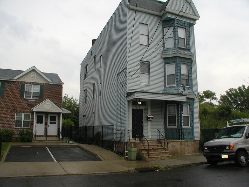 488 S 11th St in Newark, NJ - Building Photo