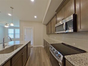 8101 Howell Oak Dr in McKinney, TX - Building Photo - Building Photo