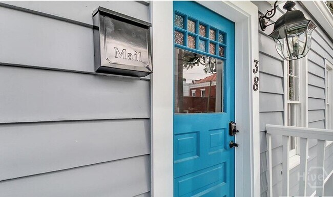 38 Price St in Savannah, GA - Building Photo - Building Photo