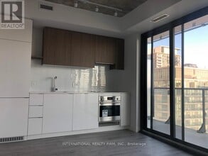 161 Roehampton Ave in Toronto, ON - Building Photo - Building Photo