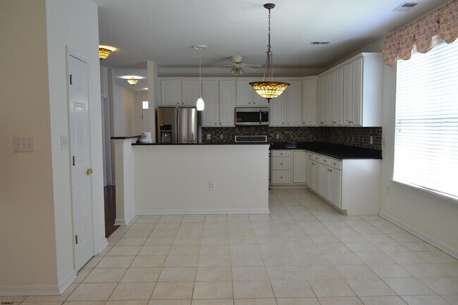 101 Newcastle Ct in Galloway, NJ - Building Photo - Building Photo