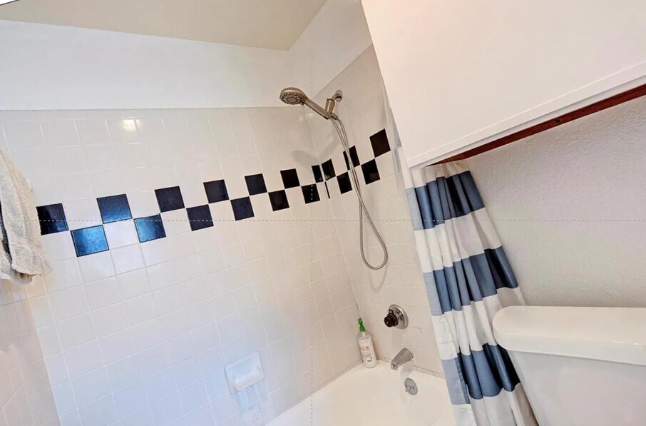 807 W 25th St, Unit 214 in Austin, TX - Building Photo