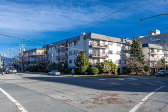 Chilliwack Gardens in Chilliwack, BC - Building Photo - Building Photo