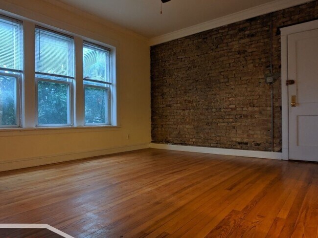 3008 N Whipple St in Chicago, IL - Building Photo - Building Photo