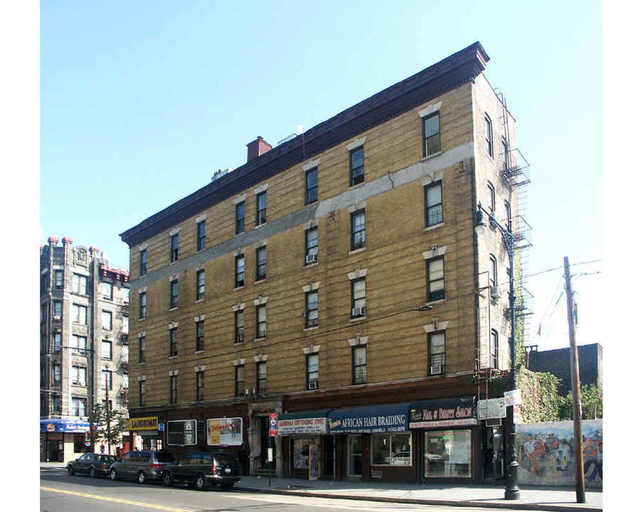 680 Melrose Ave in Bronx, NY - Building Photo