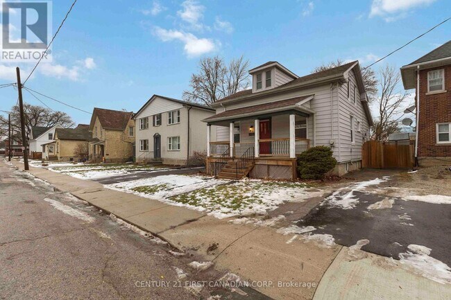 23 Mitchell St in St Thomas, ON - Building Photo - Building Photo
