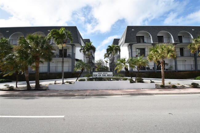 4013 N Ocean Dr, Unit 306 in Fort Lauderdale, FL - Foto de edificio - Building Photo