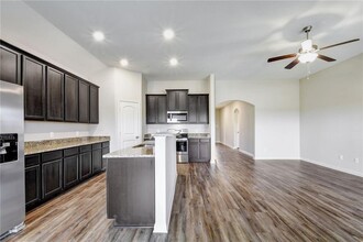 1408 Violet Ln in Kyle, TX - Building Photo - Building Photo
