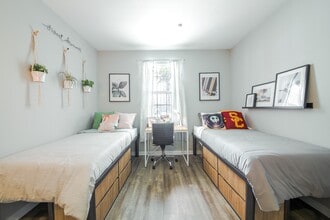 West 27th in Los Angeles, CA - Building Photo - Building Photo