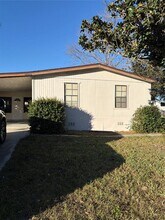 21285 Campbell Dr in Brooksville, FL - Building Photo - Building Photo