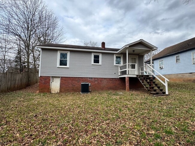 223 Lee St in Shelby, NC - Building Photo - Building Photo