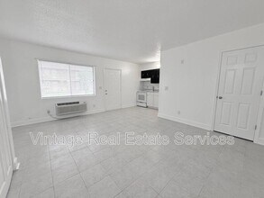 3301 58th Ave S in St. Petersburg, FL - Building Photo - Building Photo