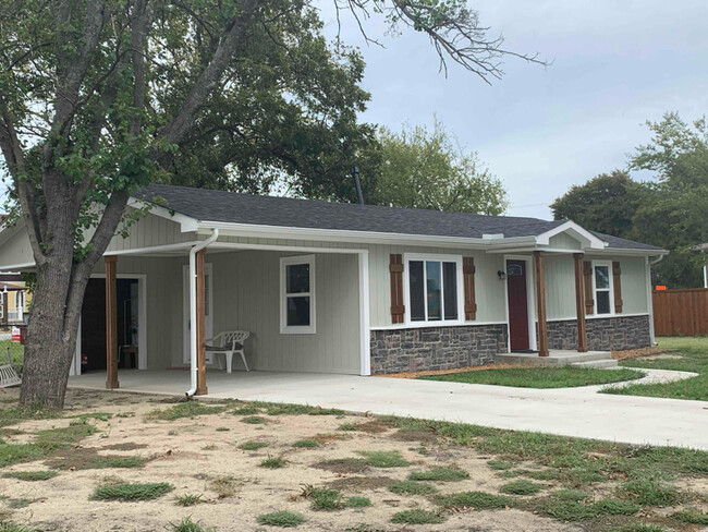 property at 110 N Bell St