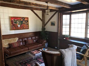 92 Compo Rd S in Westport, CT - Building Photo - Building Photo