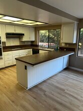 9421 Gateshead Dr in Huntington Beach, CA - Building Photo - Building Photo
