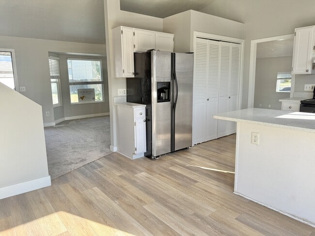 property at 2936 Roundtable Rd