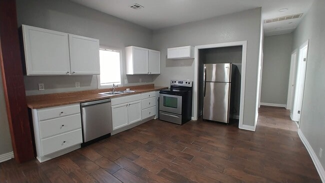 47 N Xanthus Ave in Tulsa, OK - Building Photo - Building Photo