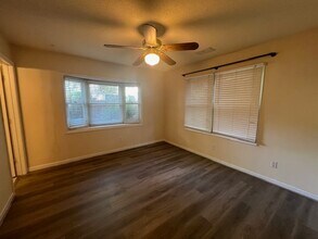 623 Walker Ave, Unit 623-B in Greensboro, NC - Foto de edificio - Building Photo