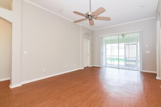 601 Straw Lake Dr in Brandon, FL - Foto de edificio - Building Photo