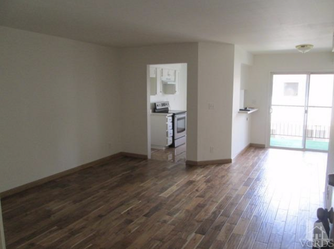 7641 Reseda Blvd in Los Angeles, CA - Building Photo - Building Photo