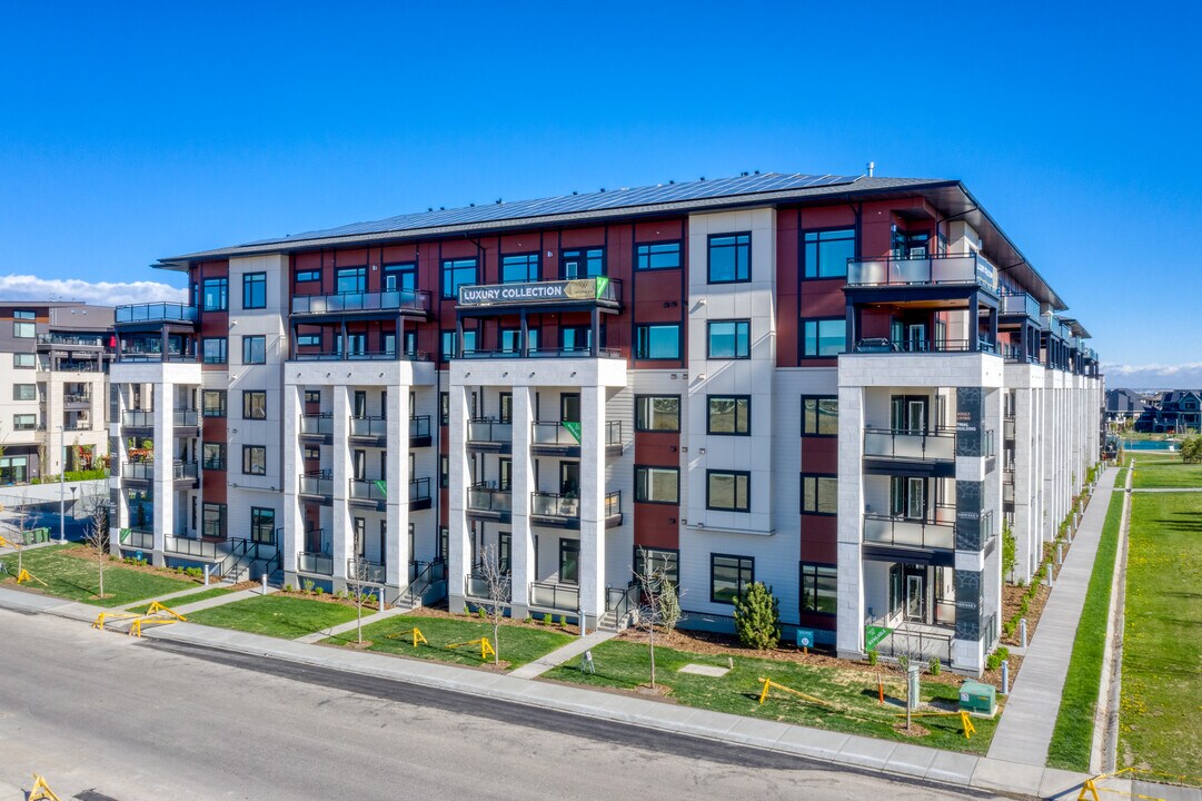 24 Mahogany Path SE in Calgary, AB - Building Photo