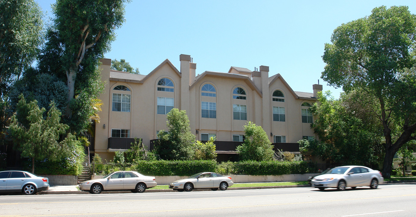 Studio Center Apartments in Studio City, CA - Foto de edificio