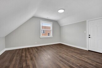 3040 W Medill Ave, Unit 3 in Chicago, IL - Building Photo - Building Photo