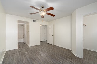 Lotus Villas in Bakersfield, CA - Building Photo - Interior Photo