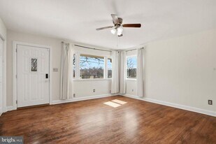 110 Carroll Rd in Glen Burnie, MD - Building Photo