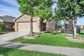 300 Briar Park Dr in Georgetown, TX - Foto de edificio - Building Photo