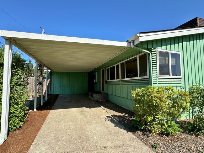 3015 Potter St in Eugene, OR - Building Photo - Building Photo