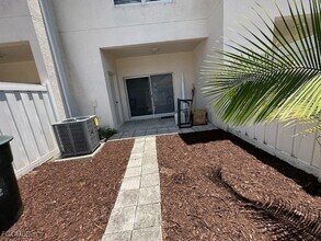 3627 Pine Oak Cir in Ft. Myers, FL - Building Photo - Building Photo