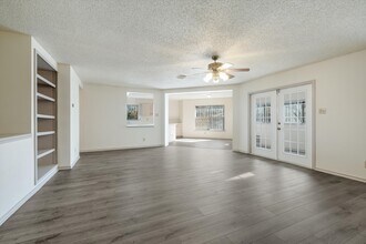 7492 Timbercreek Dr in San Antonio, TX - Building Photo - Building Photo