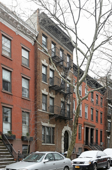 374 State St in Brooklyn, NY - Foto de edificio