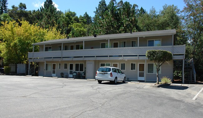 Scotts Valley Apartments in Scotts Valley, CA - Foto de edificio - Building Photo