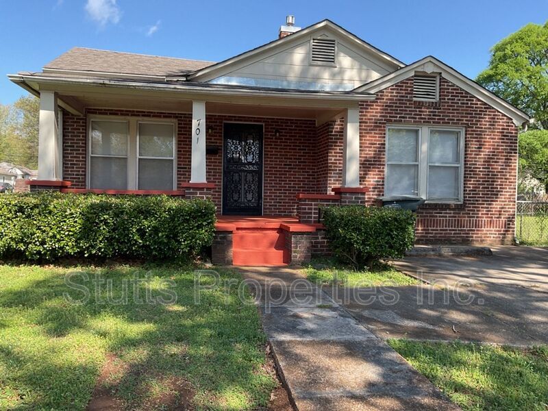 701 E Tombigbee St in Florence, AL - Building Photo