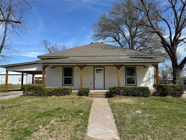 306 E Main St in Wolfe City, TX - Building Photo