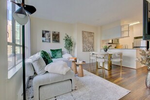 1125 Howe St in Vancouver, BC - Building Photo