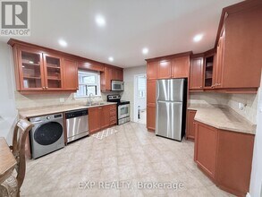 65 Beckett Ave in Toronto, ON - Building Photo - Building Photo