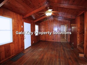 1136 Irving Way in Anderson, IN - Building Photo - Building Photo