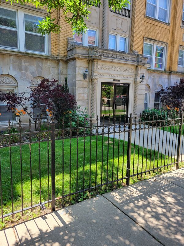 1333 W Birchwood Ave in Chicago, IL - Foto de edificio - Building Photo