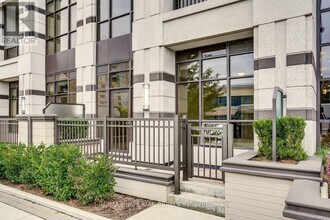 89-189 S Town Centre Blvd in Markham, ON - Building Photo - Building Photo