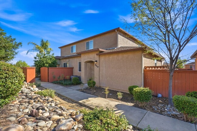 669 Mission De Oro Dr in Redding, CA - Building Photo - Building Photo